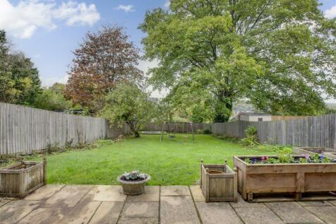 33 Hampden Road, HP13 6SZ-15.jpg