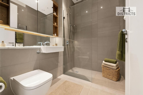 Bathroom Dressed 3.png