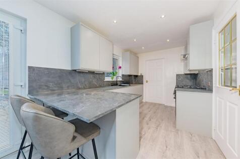 7 Millburn Gardens Dundee-21.JPG