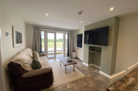 The Paddocks, Chippenham photo 3