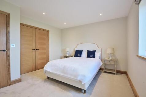 5 Exchequer Court Thruxton (51).jpg