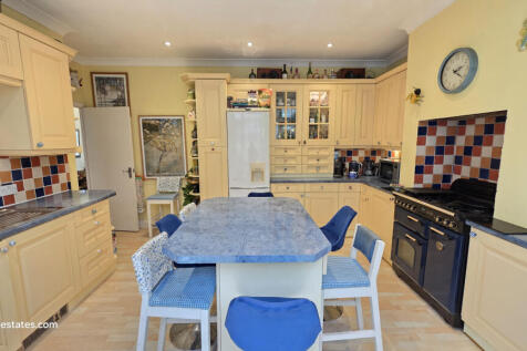 4 bed end terrace for sale Brookside, East Barnet