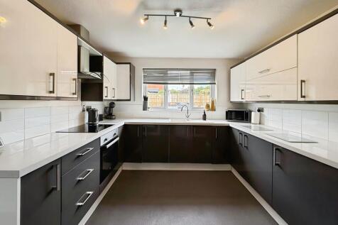 8b5519a4-WhatsApp...