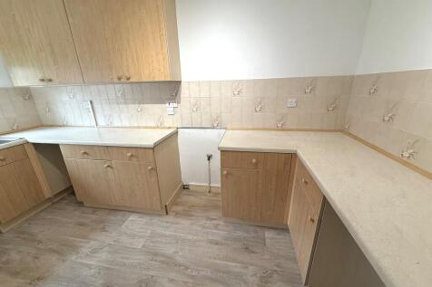 6 Dinsdale Garden...