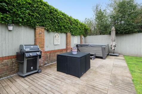 18 Royal Garden-007.jpg