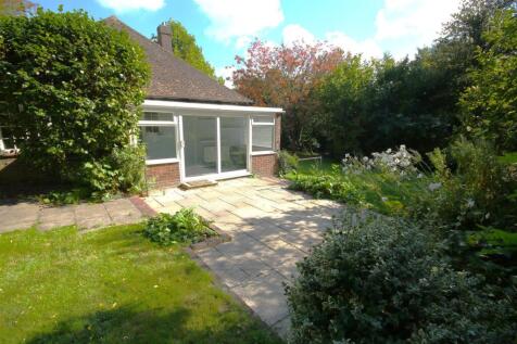 Conservatory and Patio b.JPG