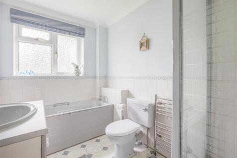 43 Wheeler Avenue, HP10 8EB-2.jpg