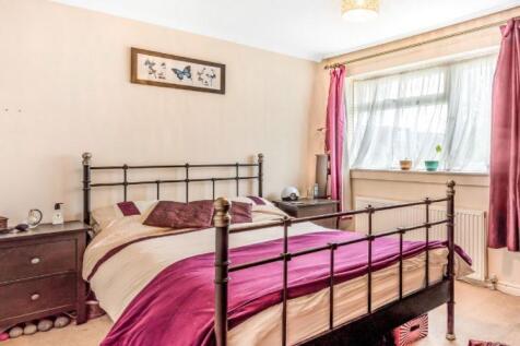 Bedroom 1.JPG