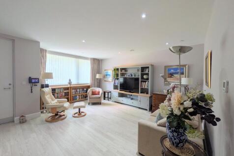 Moors Nook, Horsell Moor, Horsell, Woking, Surrey photo 3