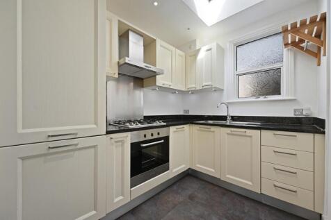 TEC - 194C Fernhead Road - 4.jpg
