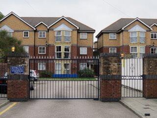 FLAT 6 - ENTRANCE
