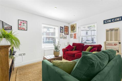 Beautiful Newly Refurbished 3 Bed photo 3