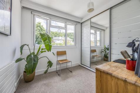 29 Wraysbury Park Drive, Emsworth-PorticoMarketing