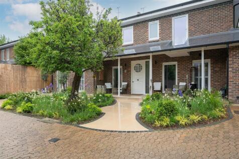 5 Hillside Close Hi-65.jpg