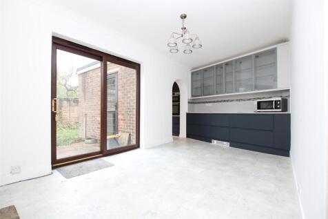 Billingshurst Road, Horsham photo 3