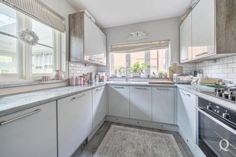 b55ba812-3222-480...