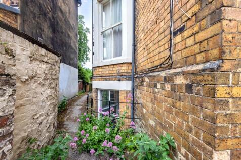26 Ramshill Road, Scarborough, YO11 2QF