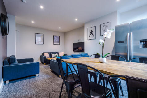 9 Manor Drive, Living Room 8