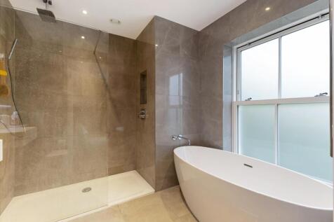 4 bed, 4 bath Terraced in leeds - Photo 9