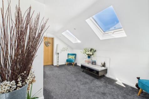 CAM03729G0-PR0042-STILL043