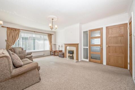 Dining / Living Room: