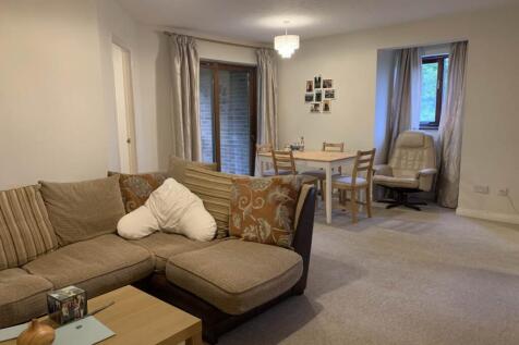 Glendale Court, 8 (1