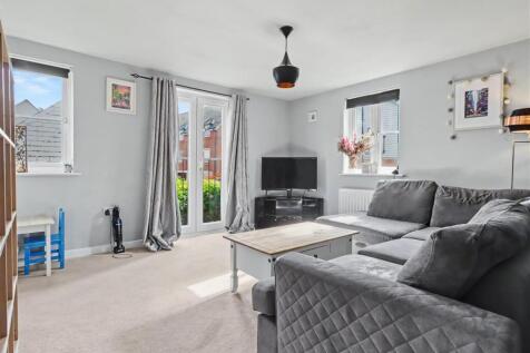 sitting/dining room