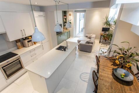 Open Plan Kitchen/Reception