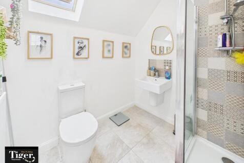 CAM02176G0-PR0684...