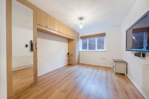 Phoenix Court, 102 Dukes Avenue, New Malden, KT3 photo 4