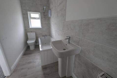 Jack &amp; Jill Bathroom