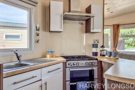 Delta Ascot 2018 Wood Farm Fitted Kitchen