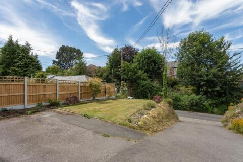 Front garden/parking