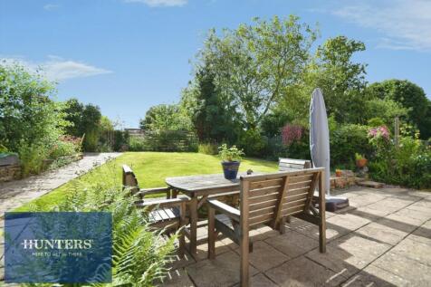 REAR GARDEN 02.jpg