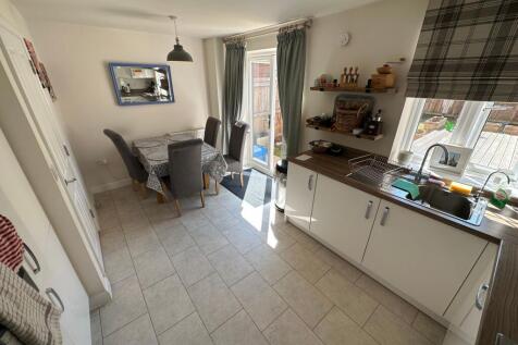 Rook Drive, Burton-On-Trent, DE13 photo 3