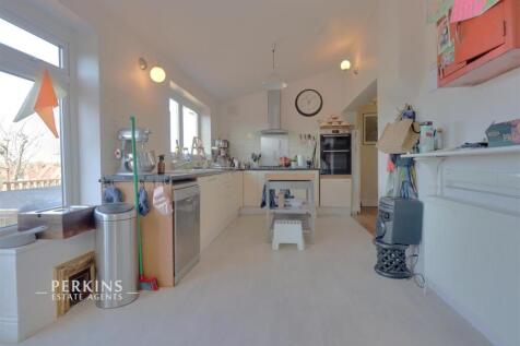 kitchen..jpg