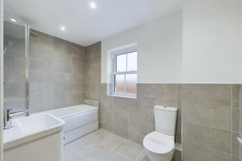 Ensuite to Bedroom 2