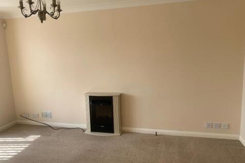 Chestnut Drive, Desborough, Northants, NN14 2TP photo 3