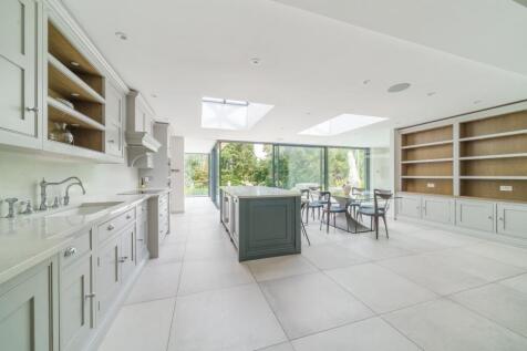 Knowle Grove, Virginia Water, GU25 4JD photo 4