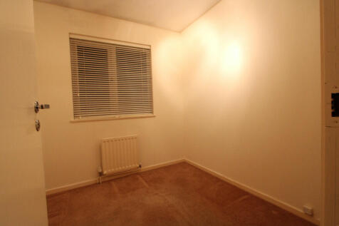 Tanglewood Way, Feltham, Hounslow photo 4