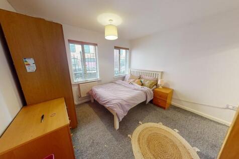 Flat 45 Royal Victoria Court  photo 3