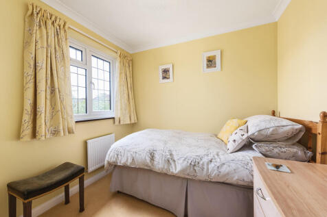 28 Raeburn Way (1...