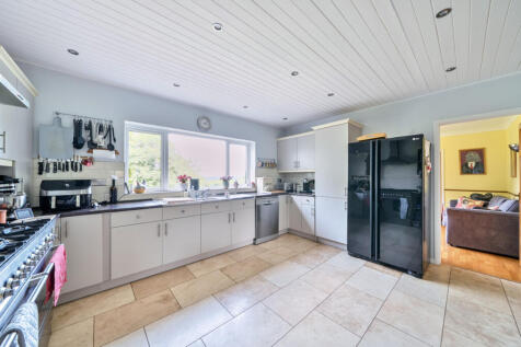 1301977-15-68405d...