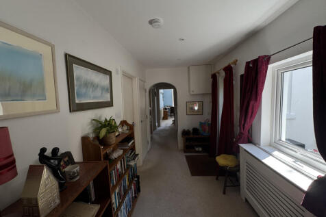 Hallway.jpeg