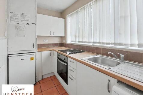 Baguley Crescent, Middleton, Manchester, M24 photo 3