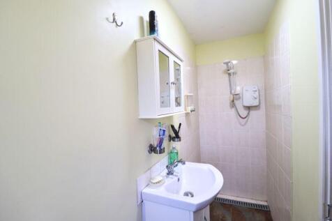 En-Suite In Annex