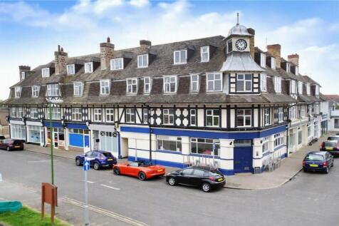 3-bed flat on Sea Road, East Preston, BN16, £1,350/mo