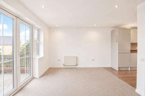 Casson Drive, Stoke Park photo 4