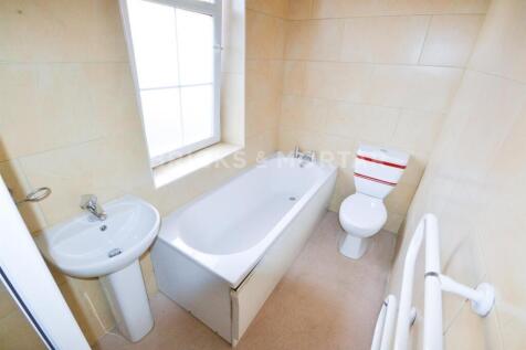Earsdon Road, Shiremoor, Newcastle Upon Tyne, NE27 photo 5