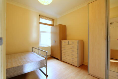 Kingston Road, Wimbledon, Merton photo 4